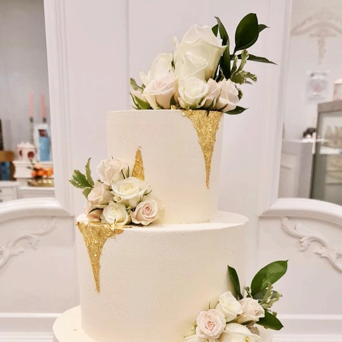 Cocoa spray cake with gold foil (Two tier) 