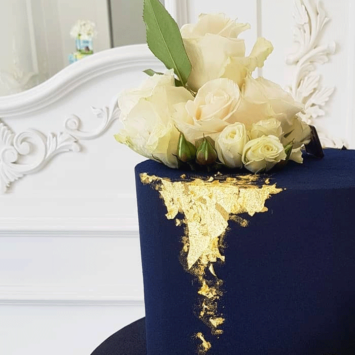 Cocoa spray cake with gold foil (single tier) 