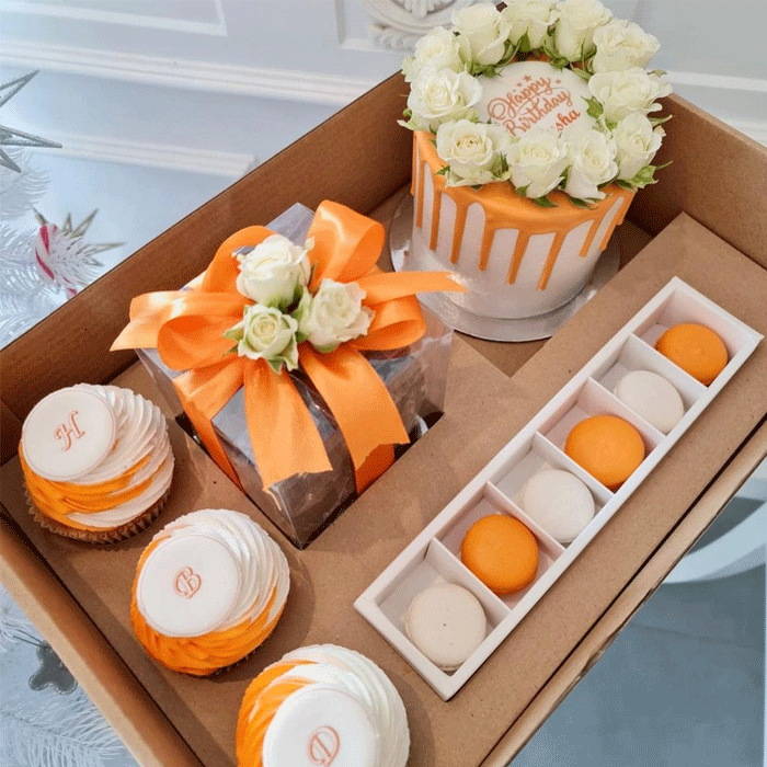 Customized Full Flowers Cake Box